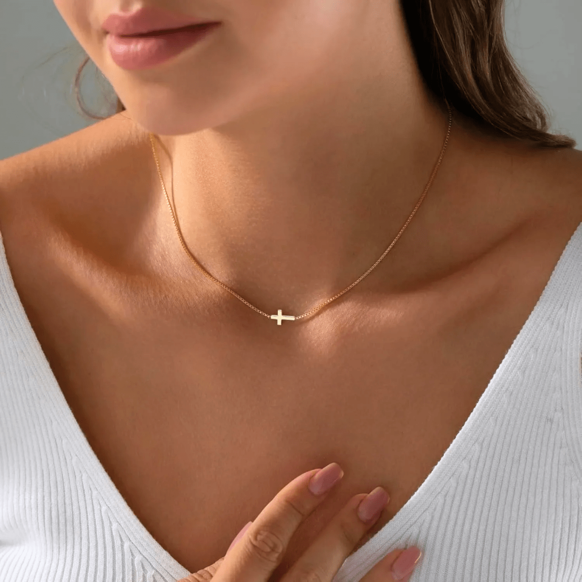 Kreuzkette in Goldfarbe für Damen – Wasserfest &amp; Hypoallergen | Diamanta Silent Grace