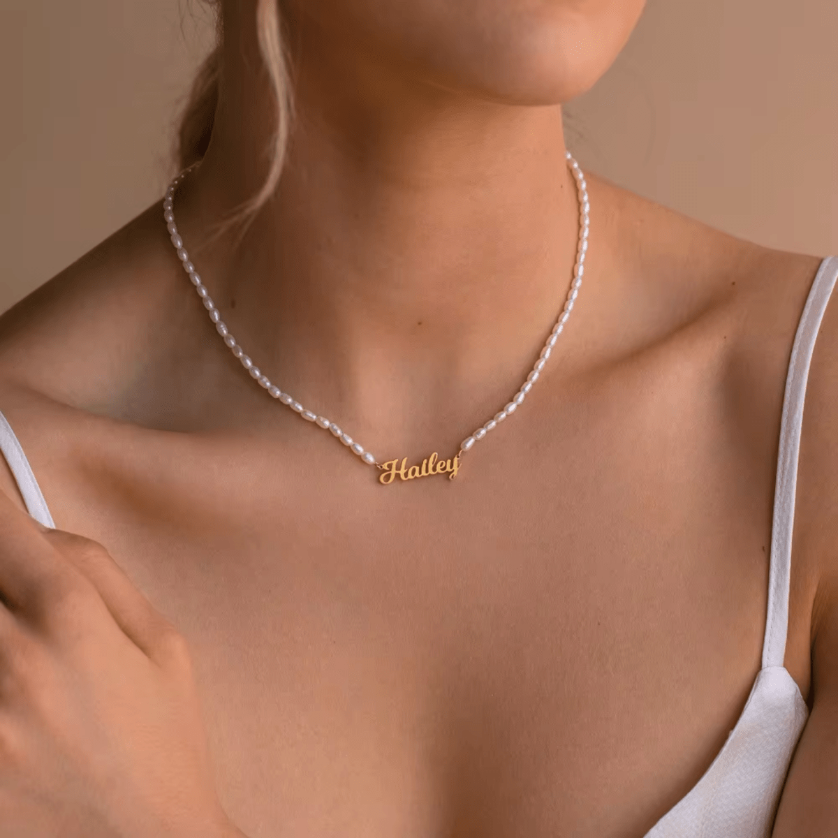 Diamanta - Namenskette mit goldfarbenen Perlen