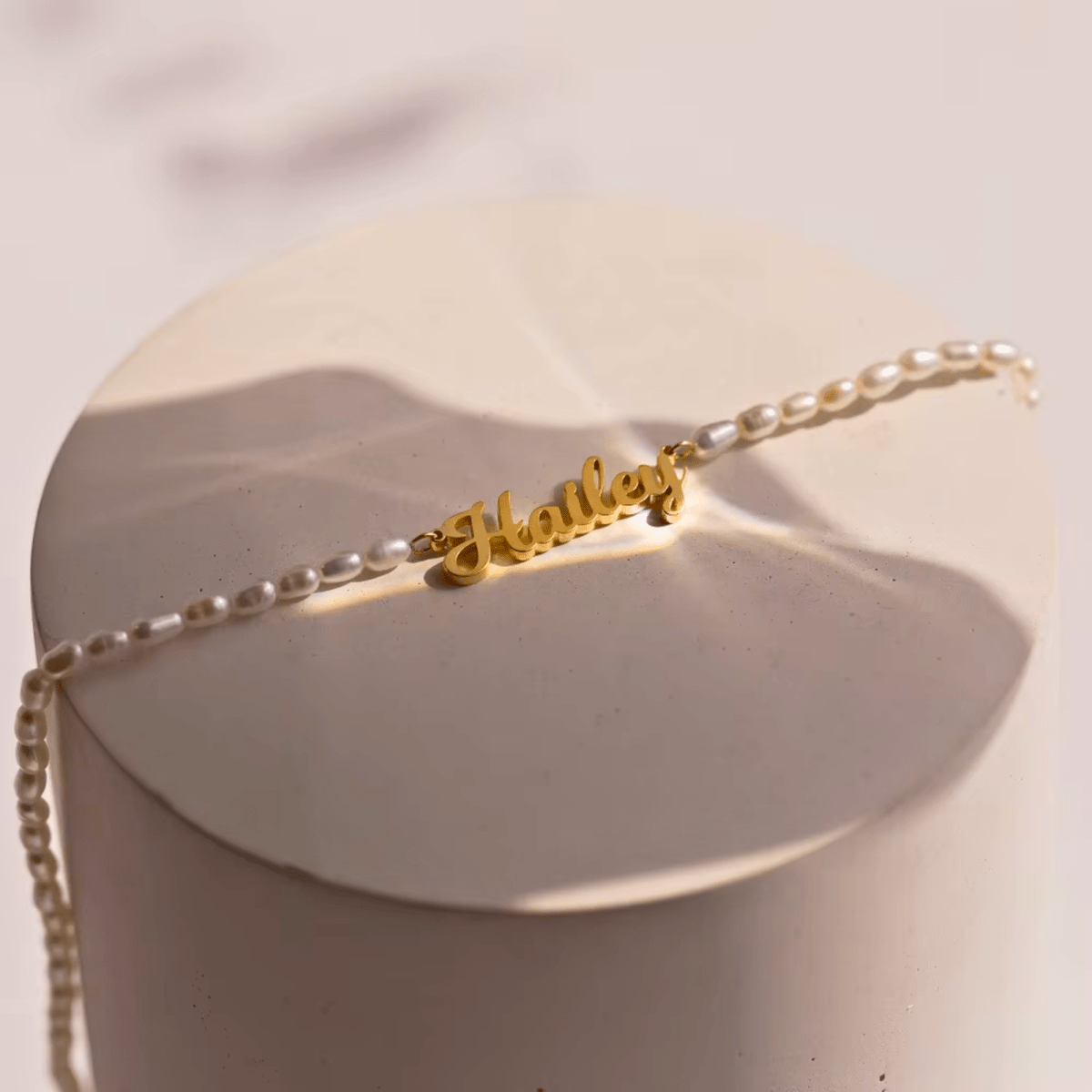 Diamanta - Namenskette mit goldfarbenen Perlen