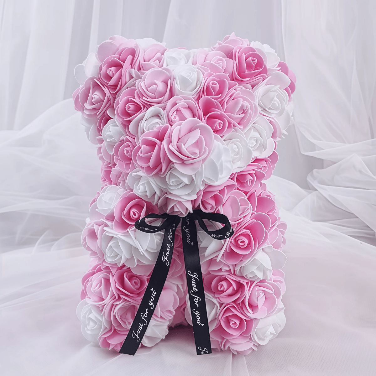 Rosen-Teddybär in Pink &amp; Weiß – 23 cm großes handgemachtes Geschenk | Diamanta Bloom Bear™