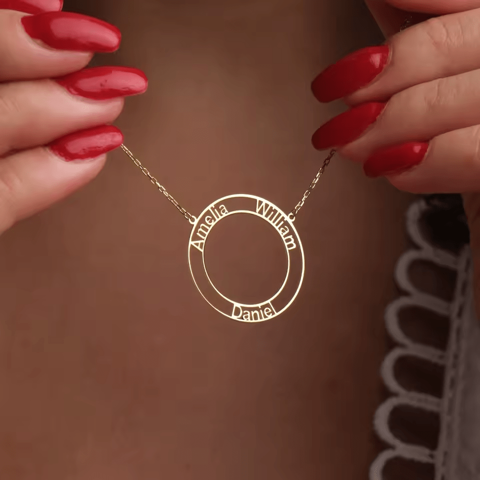 Gravierte Namenskette im Kreisdesign – Personalisiertes Geschenk in Gold | Diamanta Unity Circle™