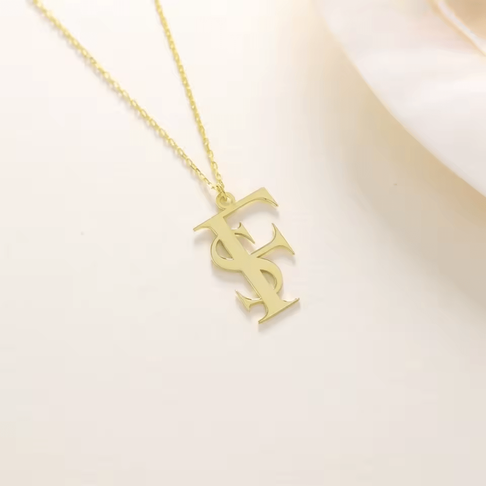 Personalisierte goldene Initialenkette mit zwei Buchstaben Diamanta Golden Letters™
