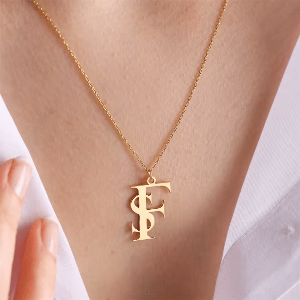 Personalisierte goldene Initialenkette mit zwei Buchstaben Diamanta Golden Letters™